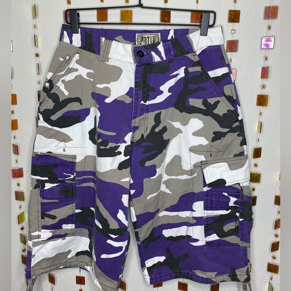 Y2K Camo Shorts - Picture 1 of 10